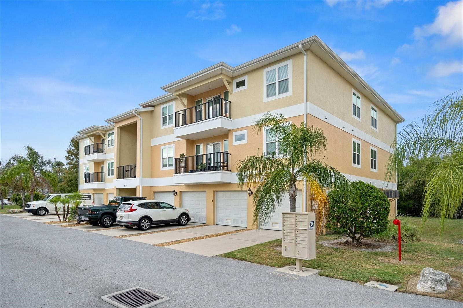 Property Photo:  5041 Royal Palms Way 302  FL 34652 