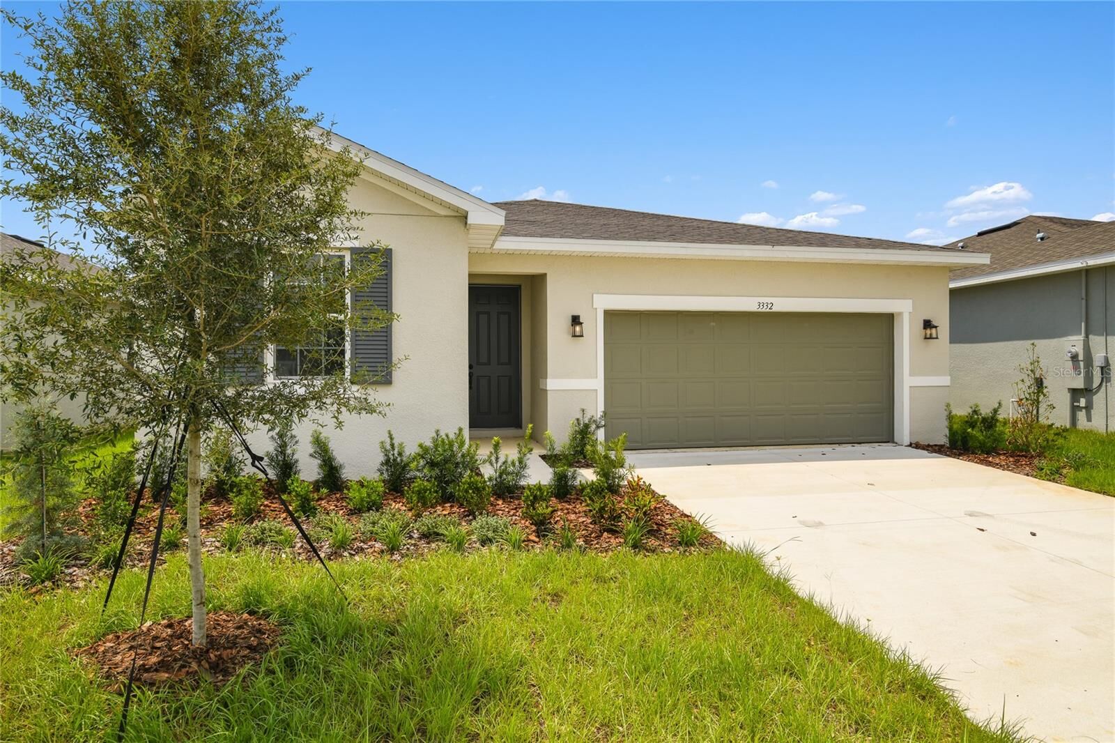 Property Photo: 3332 Chicory Court FL 33851