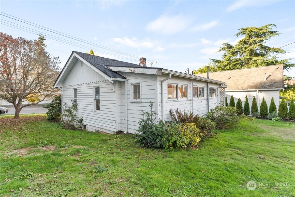 Property Photo: 543 Dayton Street WA 98020