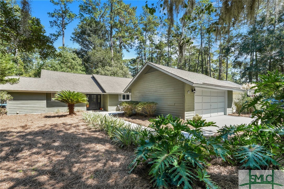 Property Photo:  2 Robert Reid Court  GA 31411 