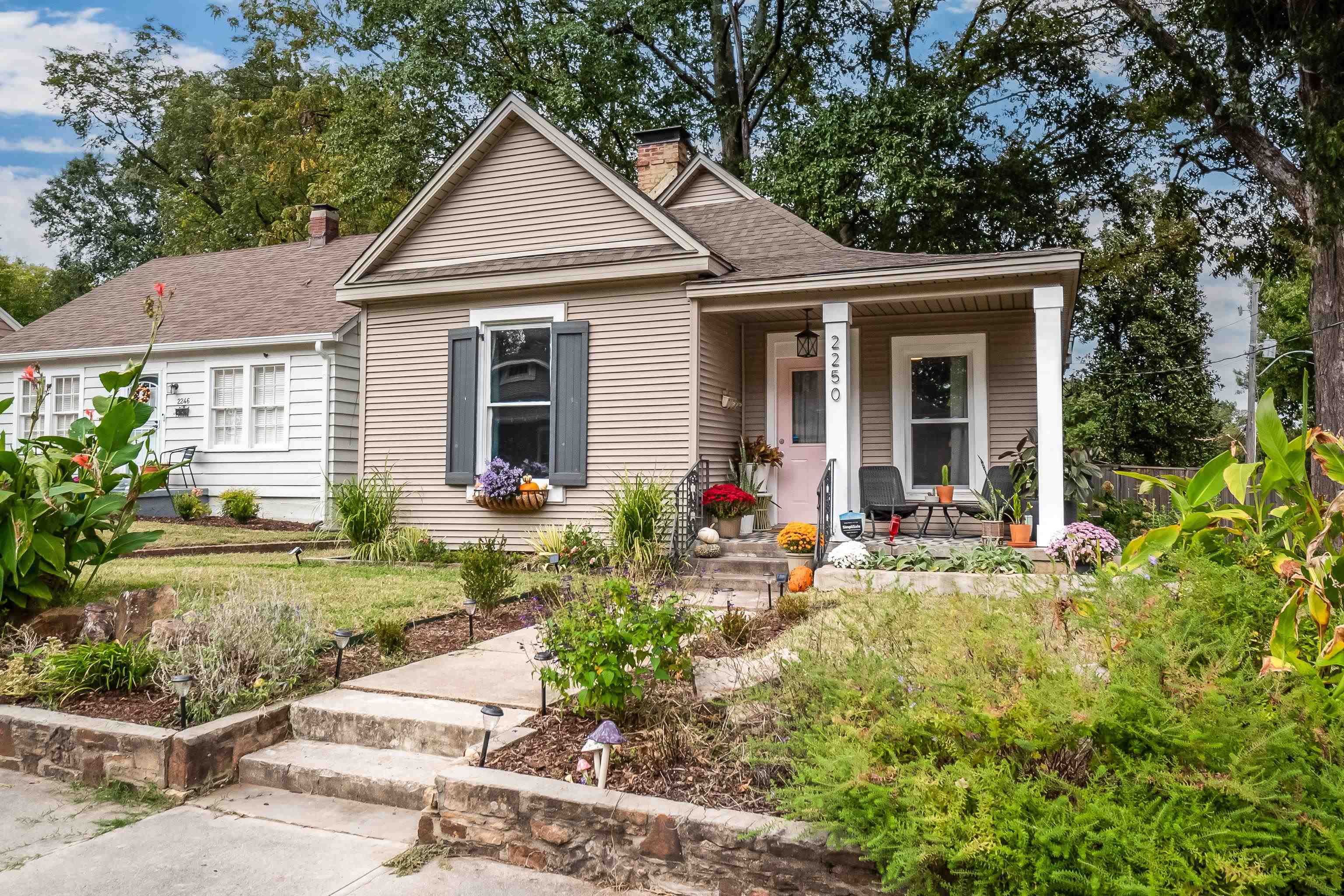 Property Photo:  2250 Vinton Ave  TN 38104 