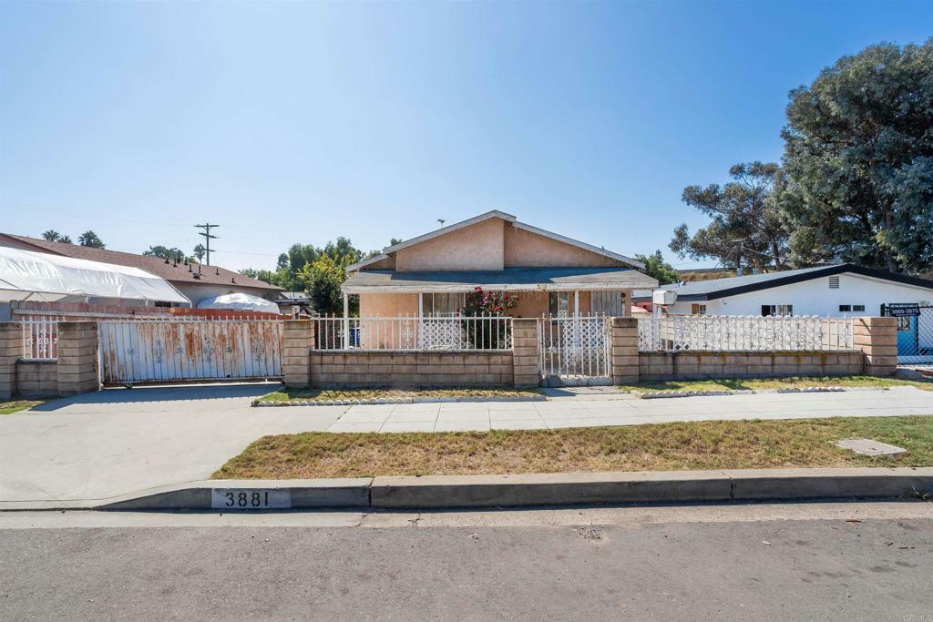 Property Photo:  3881 Cottonwood Street  CA 92113 