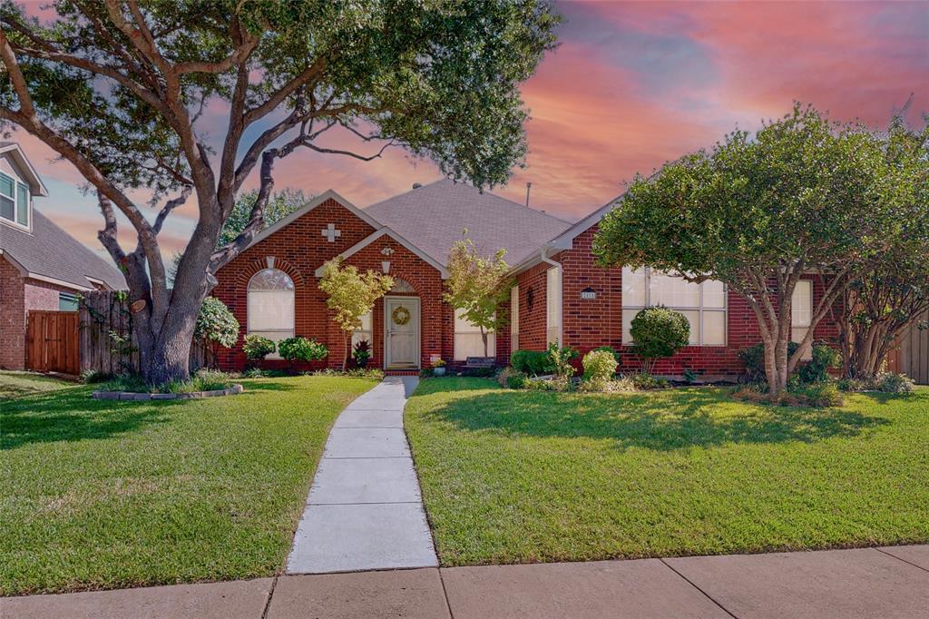 Property Photo: 2414 Harborview Boulevard TX 75088