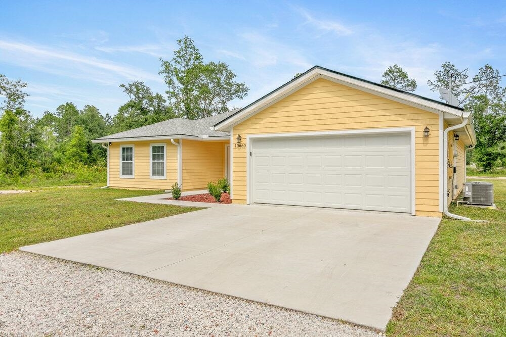 Property Photo:  10660 Allison Ave  FL 32145 