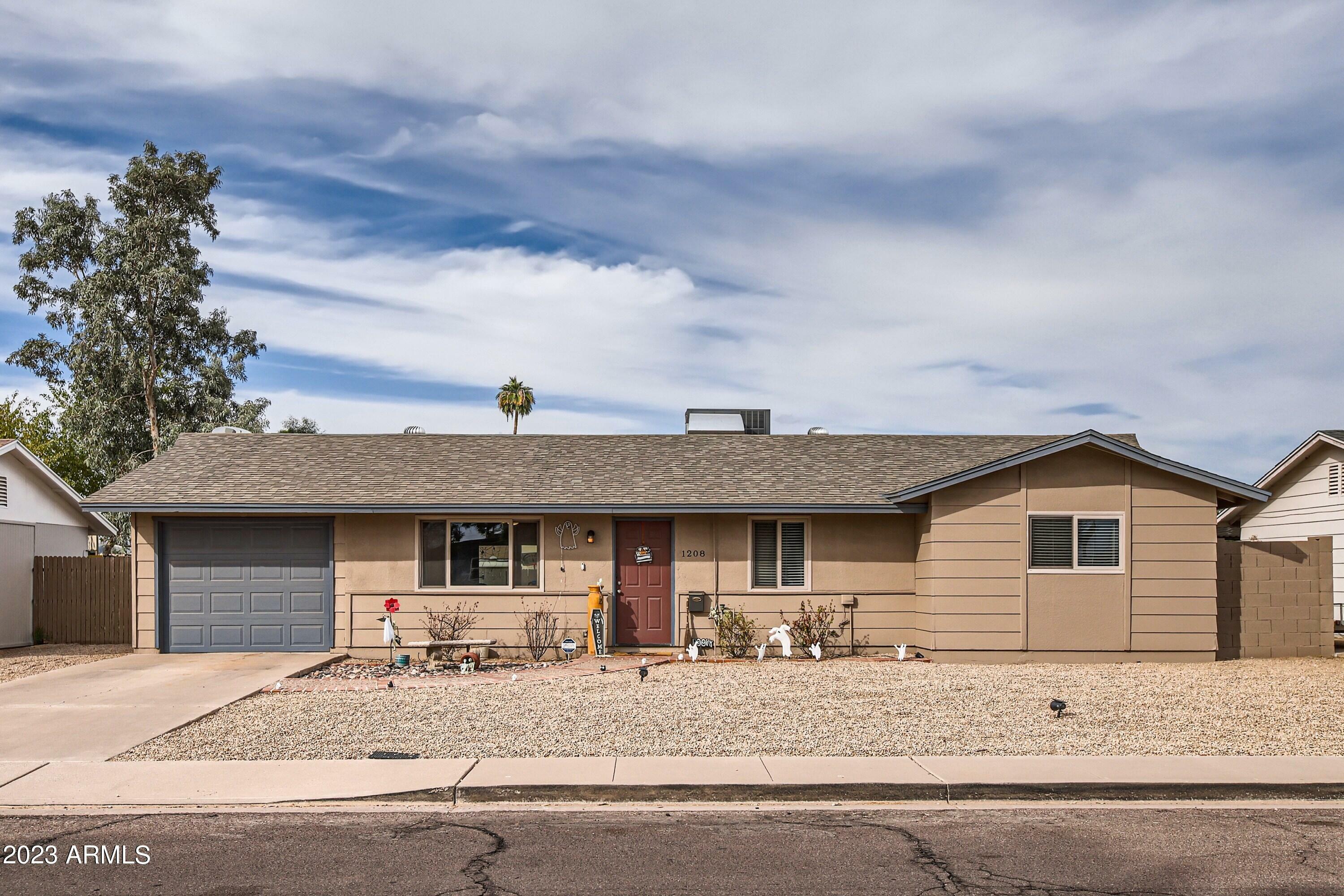 Property Photo:  1208 W Manhatton Drive  AZ 85282 