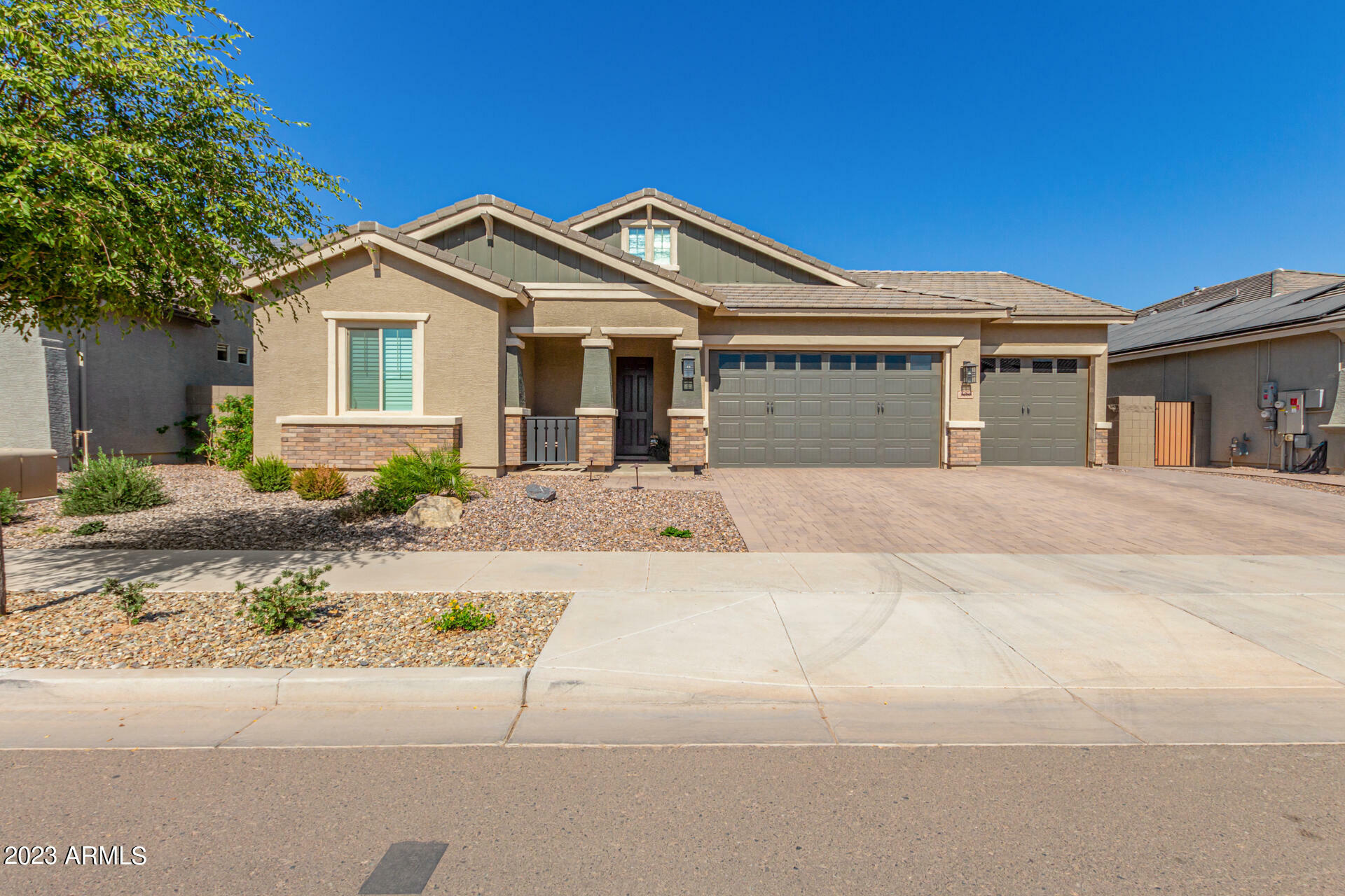 Property Photo:  16088 W Saguaro Park Lane  AZ 85387 