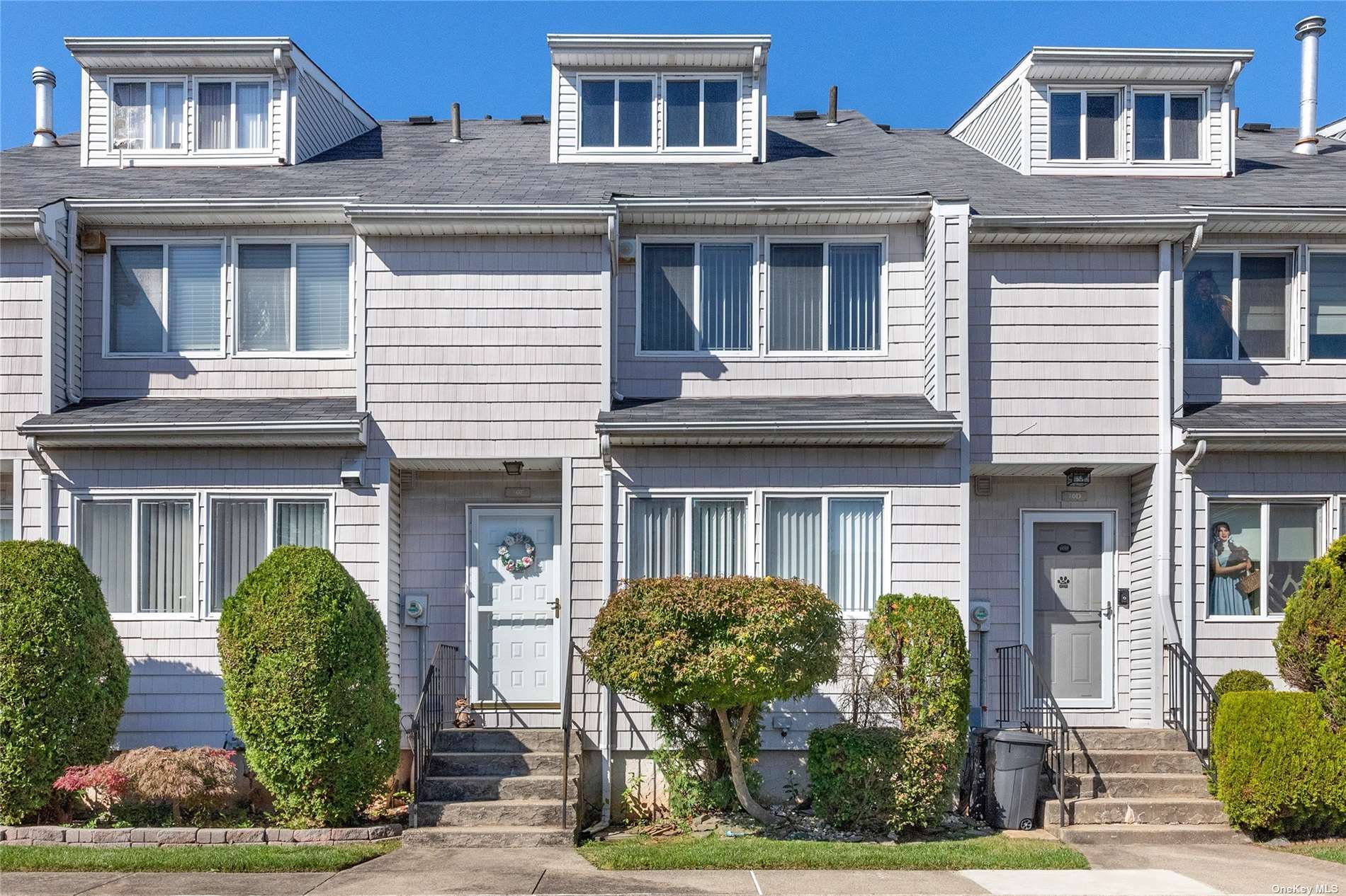 Property Photo: 70E Dinsmore Street E NY 10314