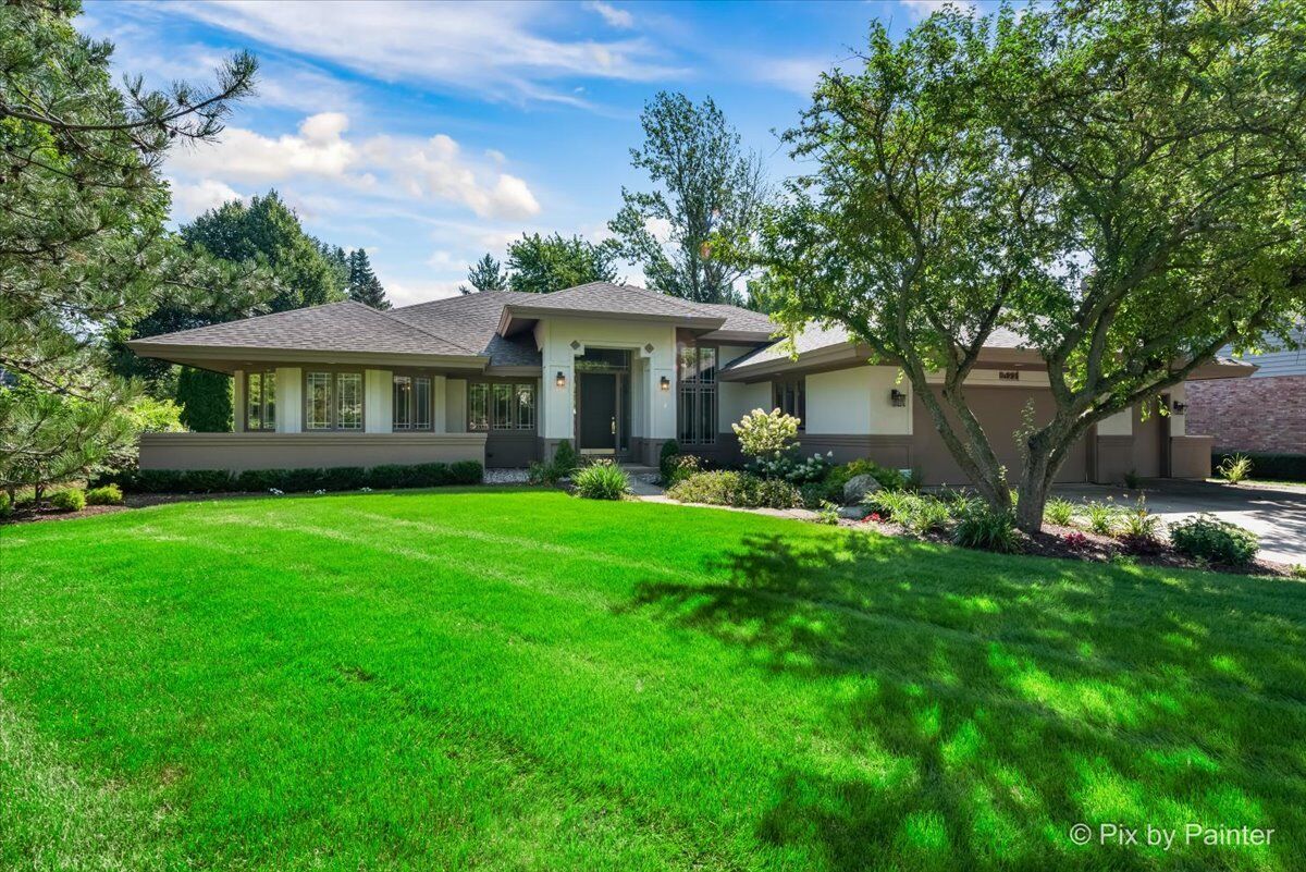 House for sale in Naperville 8S221 Aintree Drive, Naperville, IL 60540