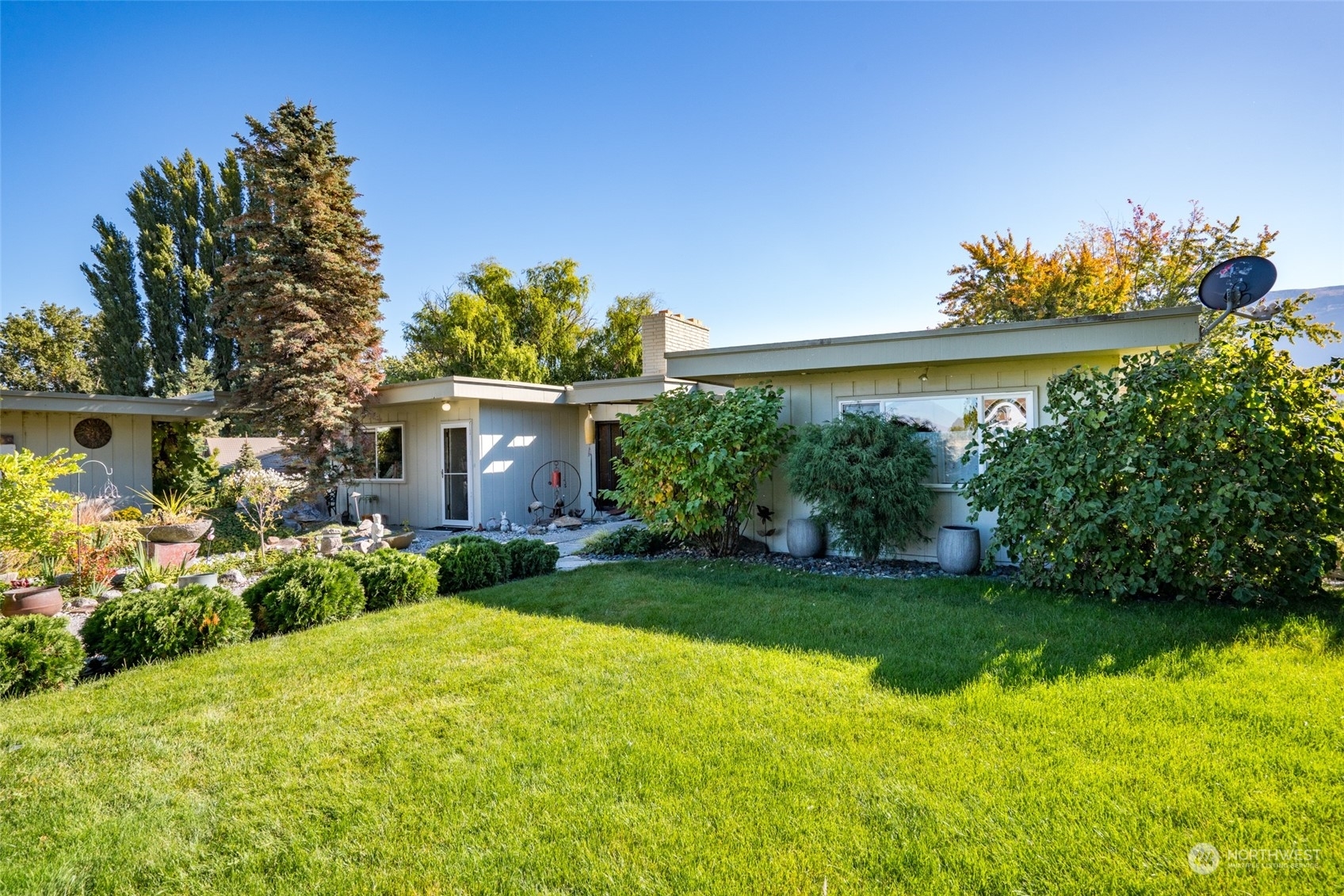 Property Photo:  2968 Riviera Boulevard  WA 98828 