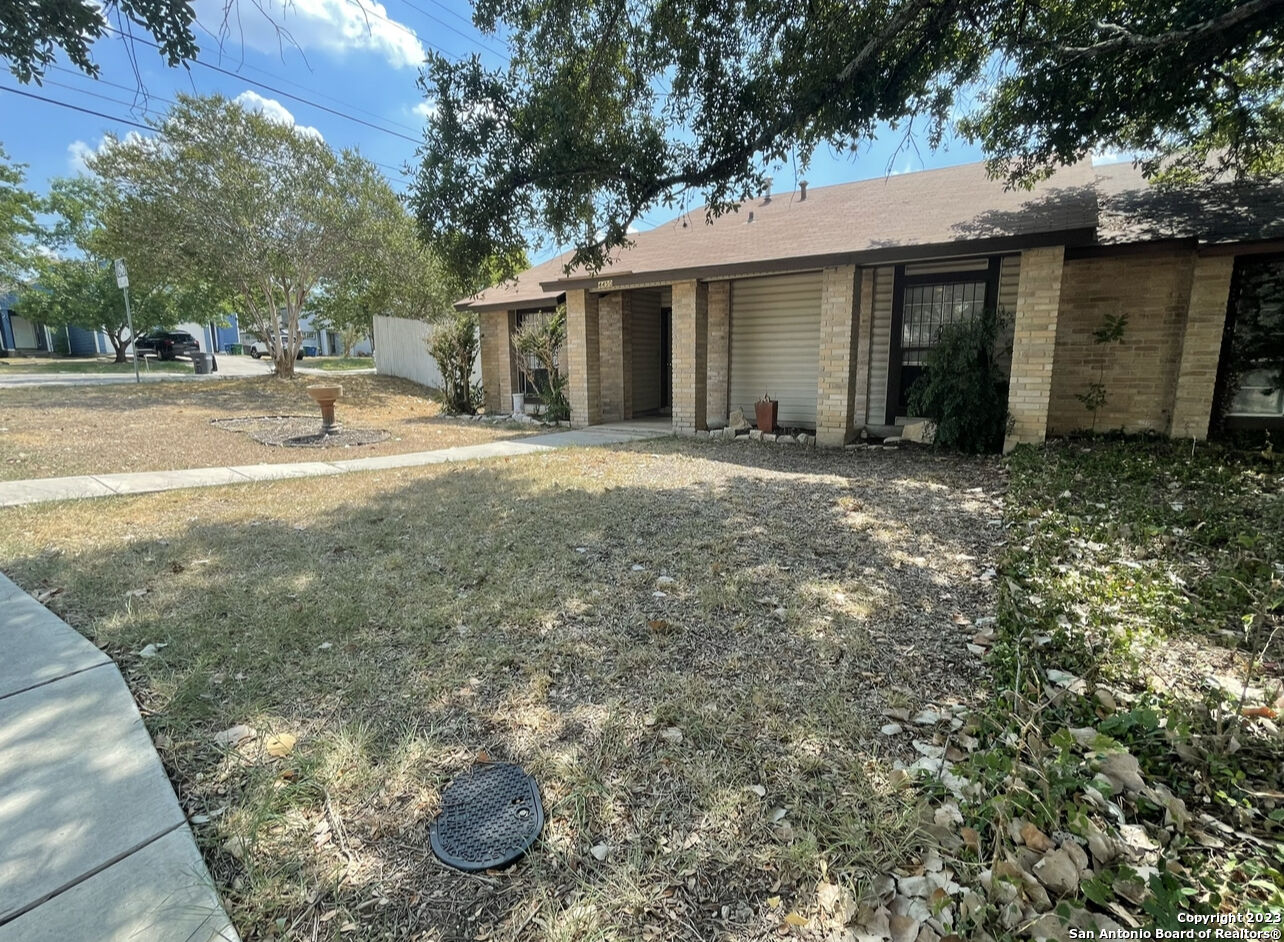 Property Photo: 4450 Hilton Head St TX 78217