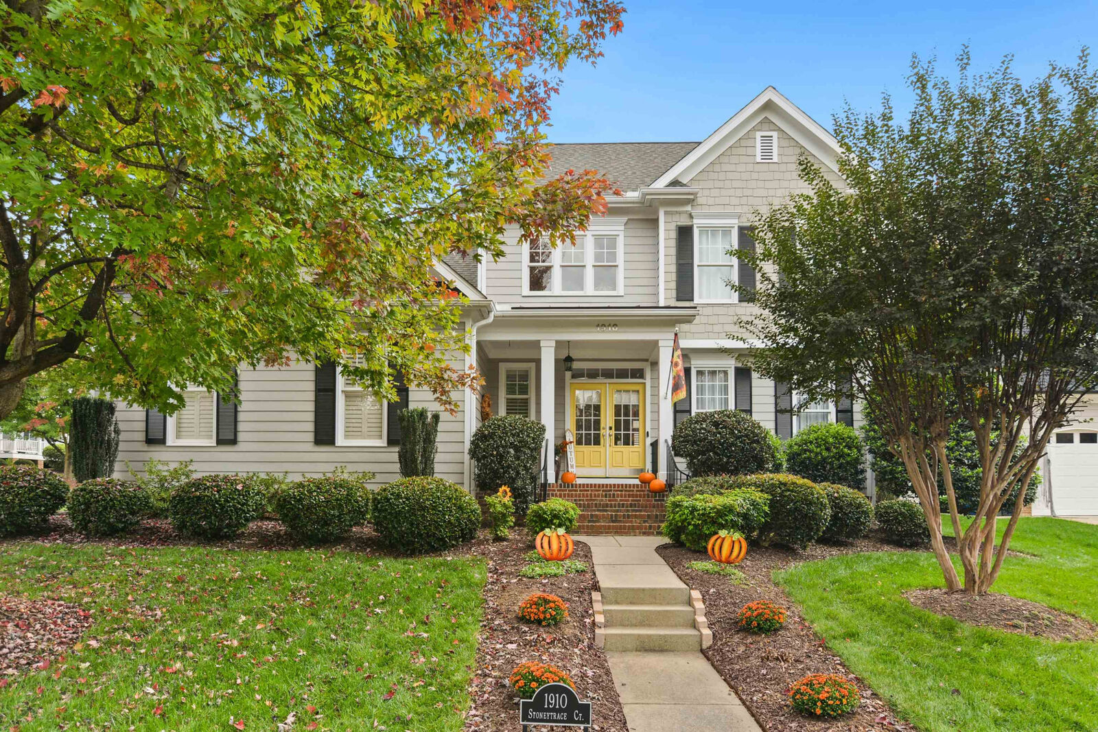Property Photo:  1910 Stoneytrace Court  NC 27614 