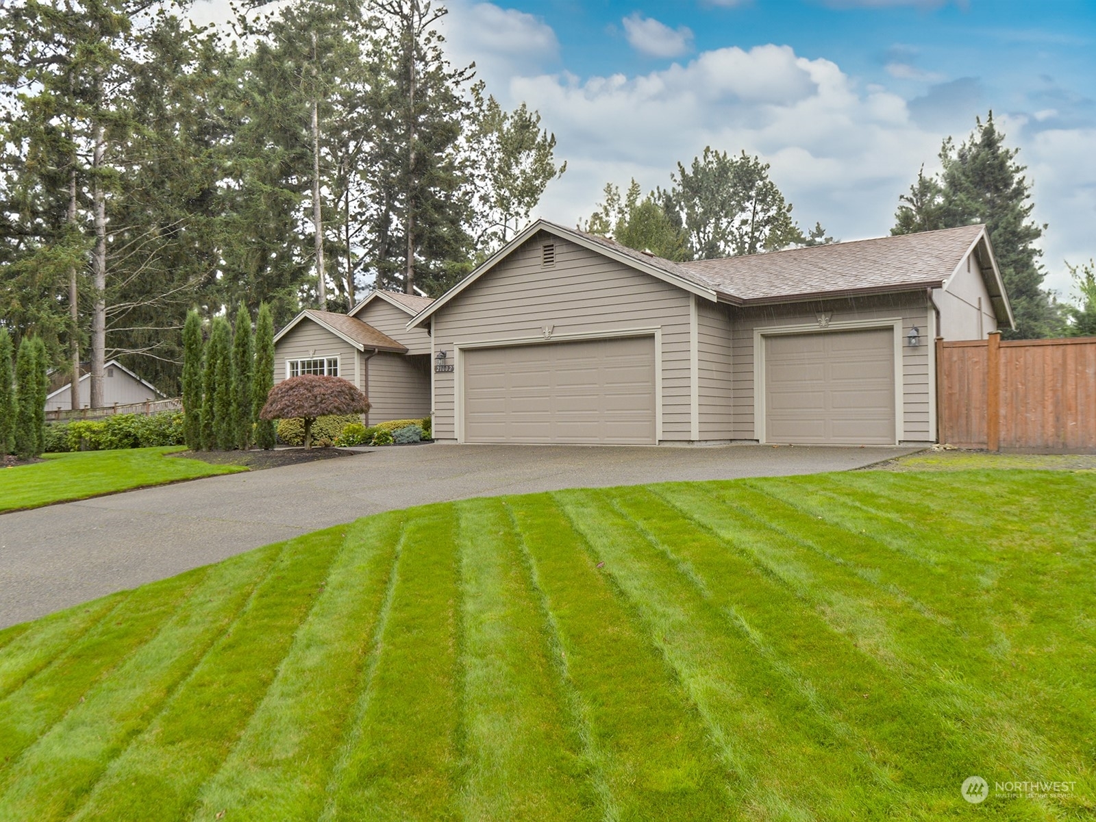 Property Photo: 21002 81st Avenue Ct E WA 98387