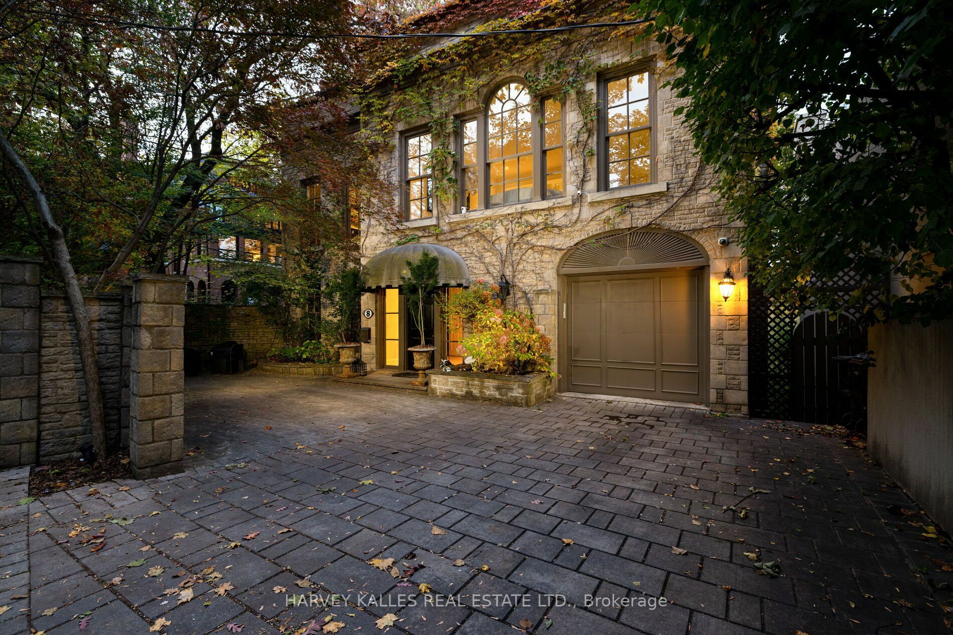 Property Photo: 8 Russell Hill Dr ON M5R3P9