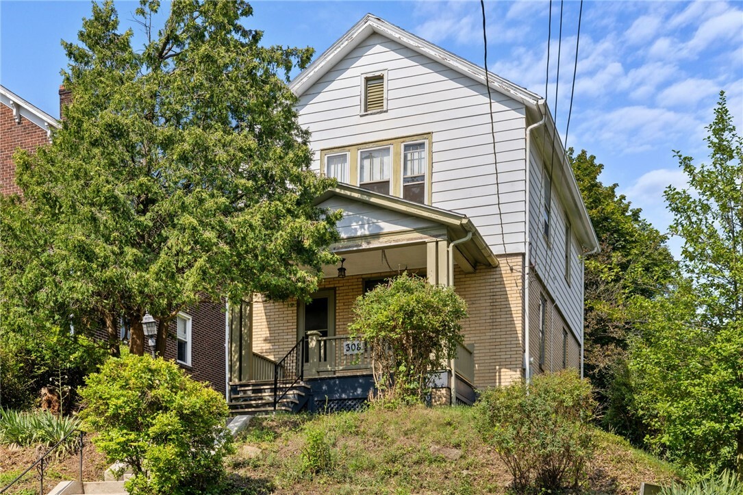 Property Photo:  308 Avenue F  PA 15221 