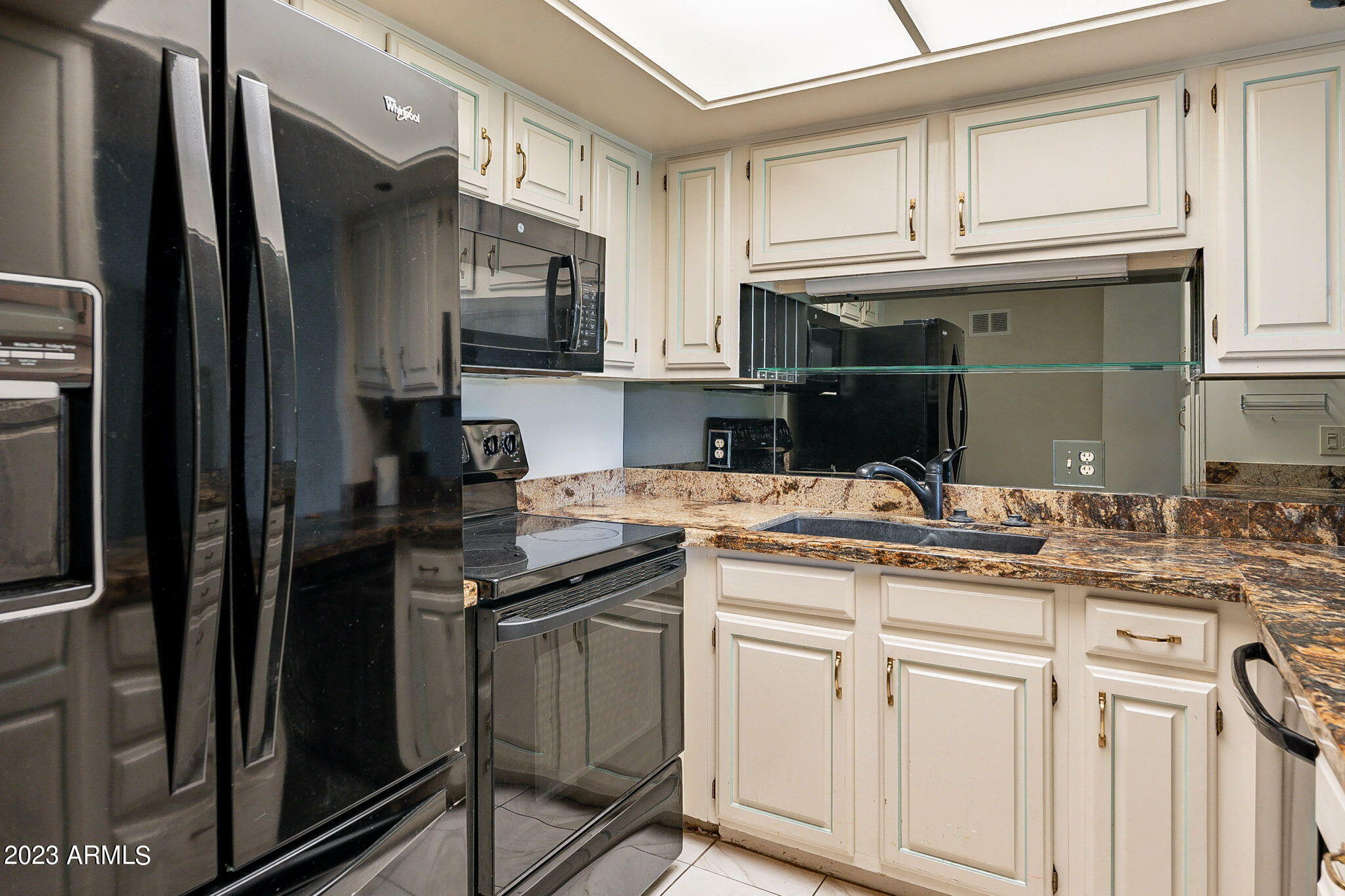 Property Photo: 10330 W Thunderbird Boulevard C118 AZ 85351