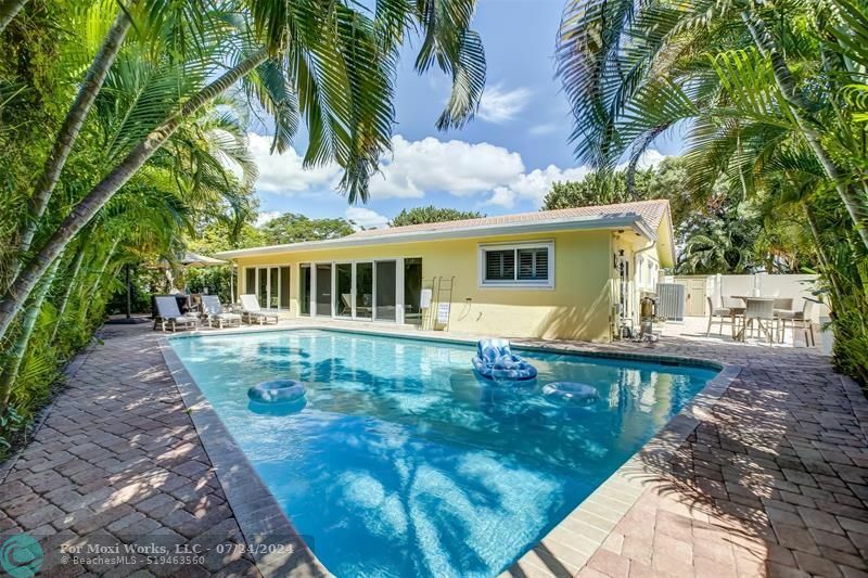 Property Photo:  2600 N Riverside Dr  FL 33062 