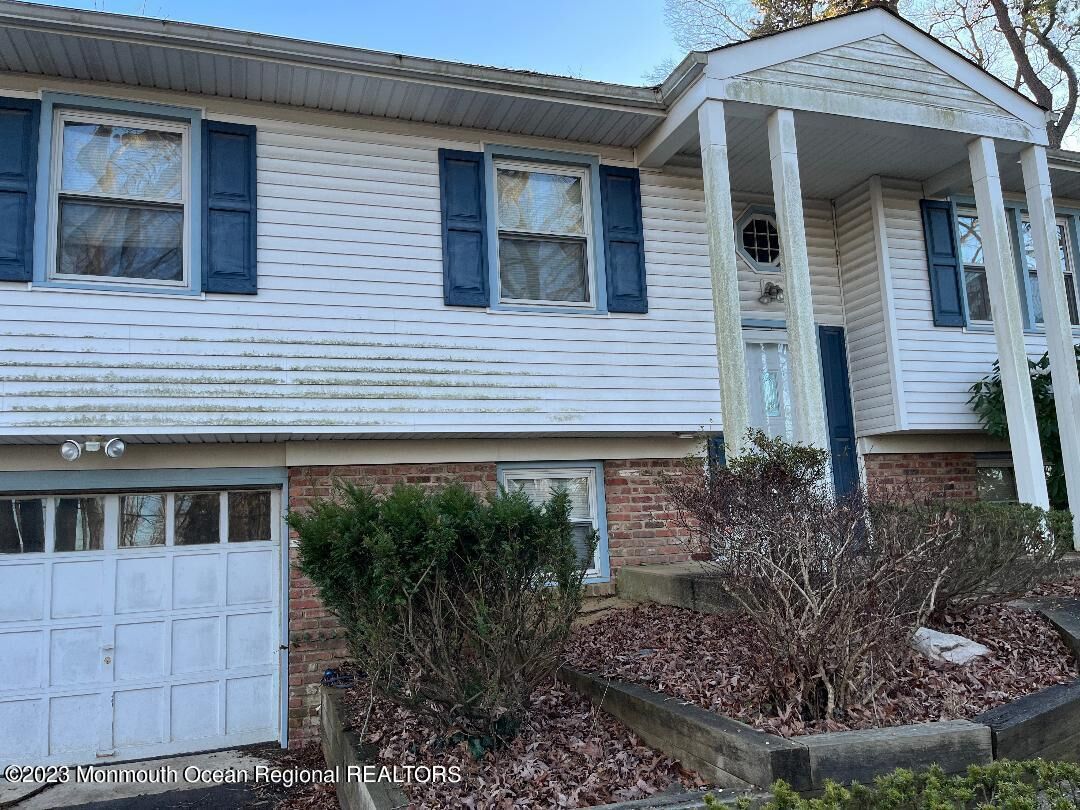 Property Photo:  17 Bunker Hill Drive  NJ 07726 