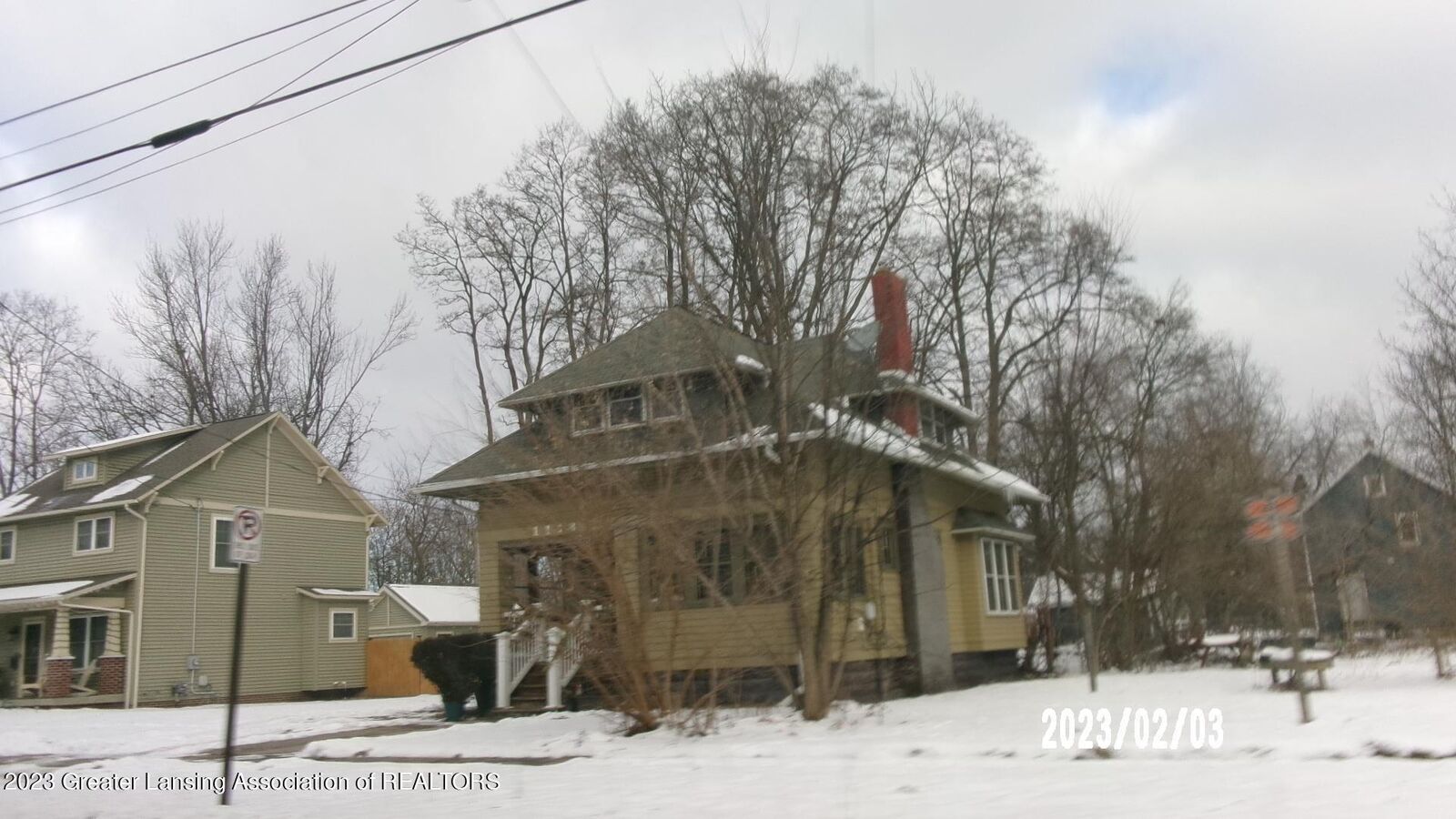 Property Photo: 1118 W Kalamazoo Street MI 48915