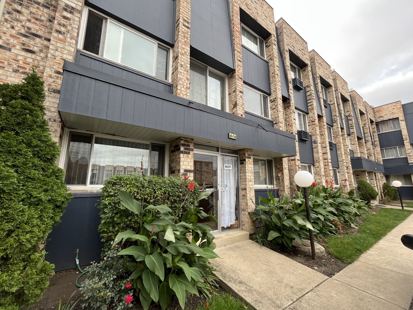 Property Photo:  8659 W Foster Avenue 2A  IL 60656 