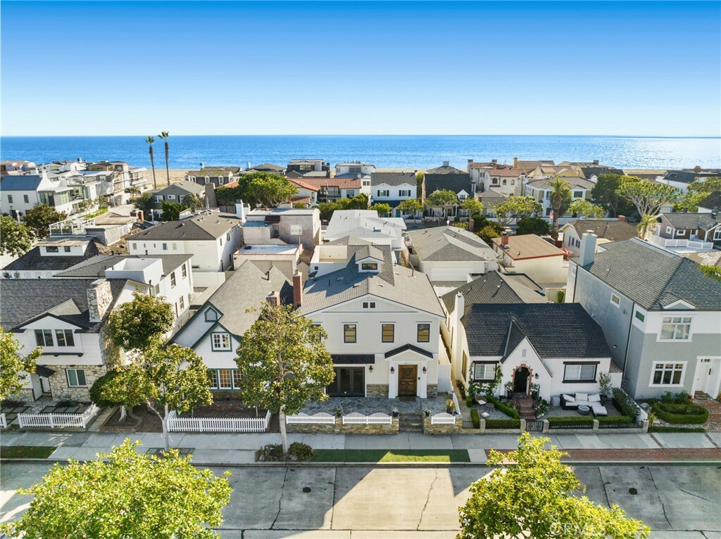 Property Photo: 1577 Miramar Drive CA 92661