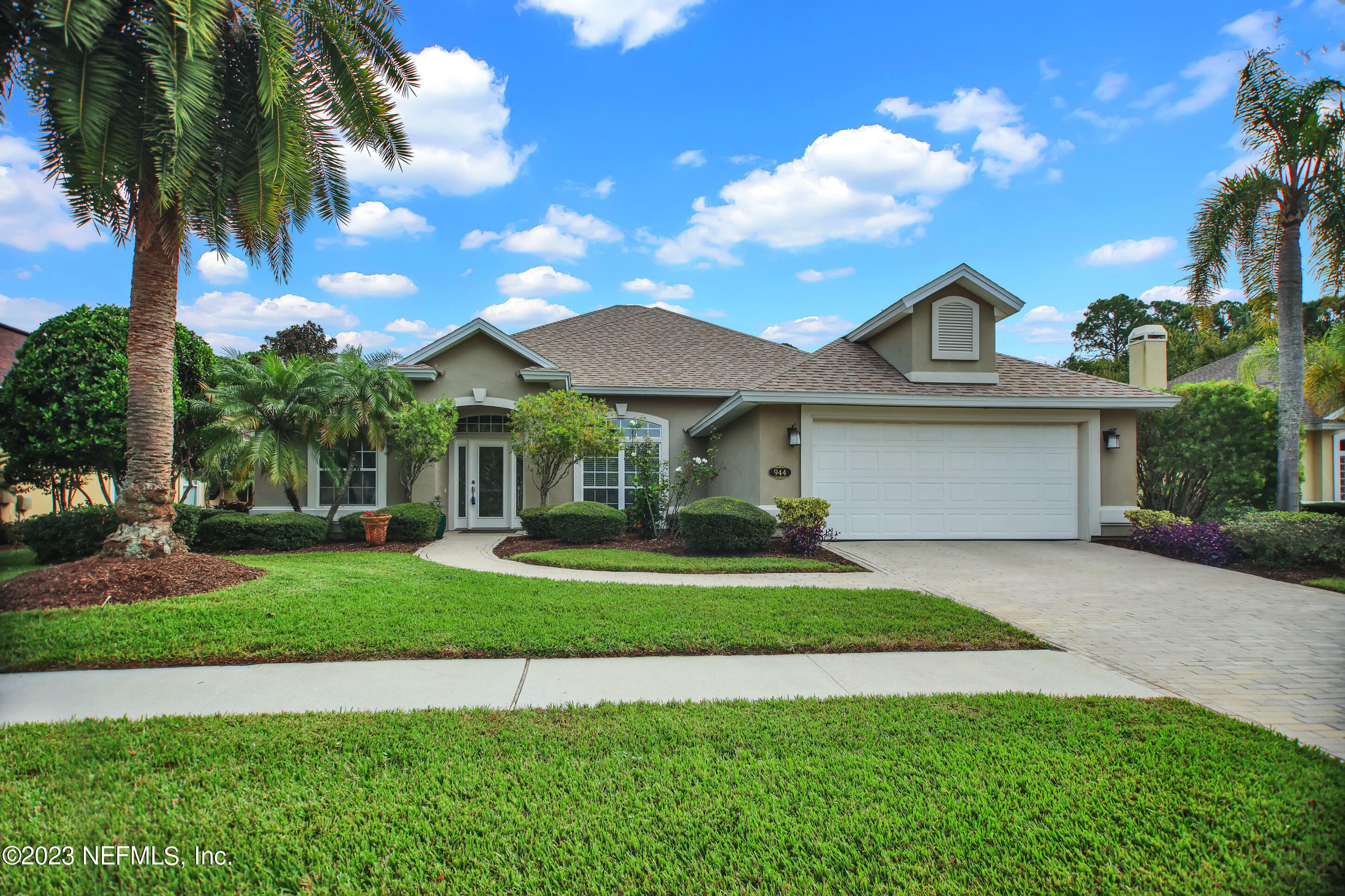 Property Photo:  944 Oxford Drive  FL 32084 