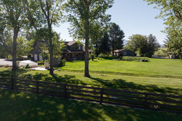 Property Photo: 11311 SW Fleming Road OR 97753