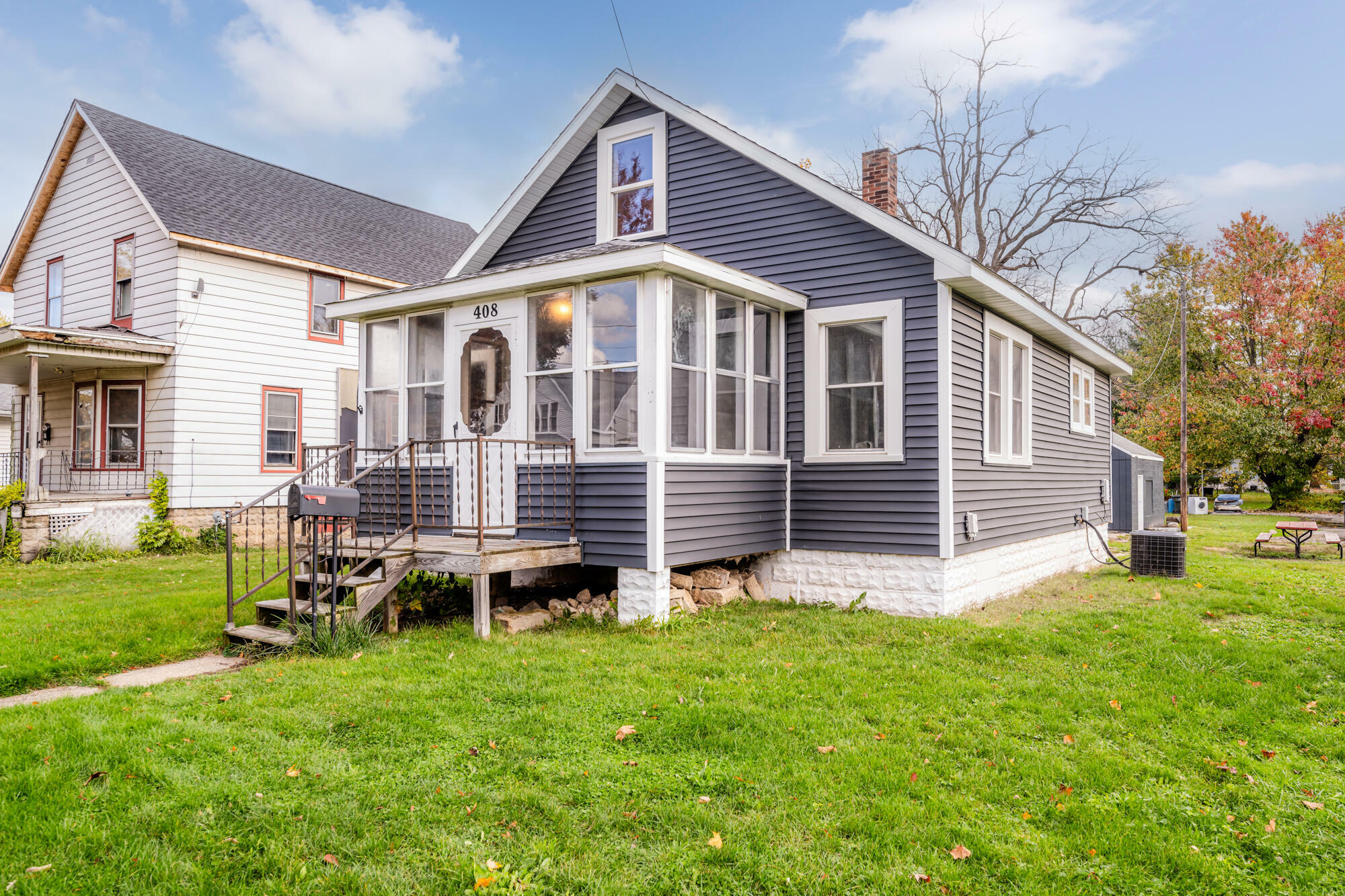 Property Photo:  408 N Elm Street  MI 49128 