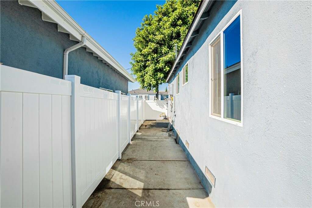 Property Photo:  10410 Baring Cross Street  CA 90044 