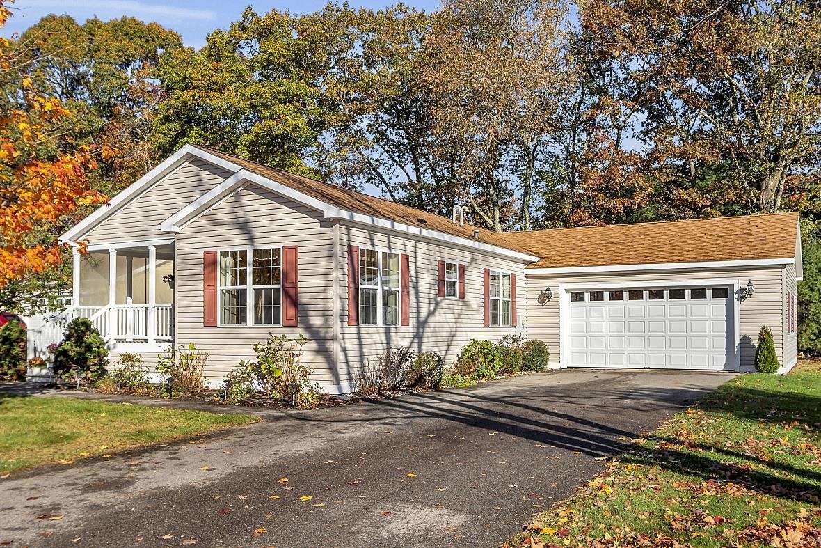 Property Photo: 22 Aspen Way NH 03862