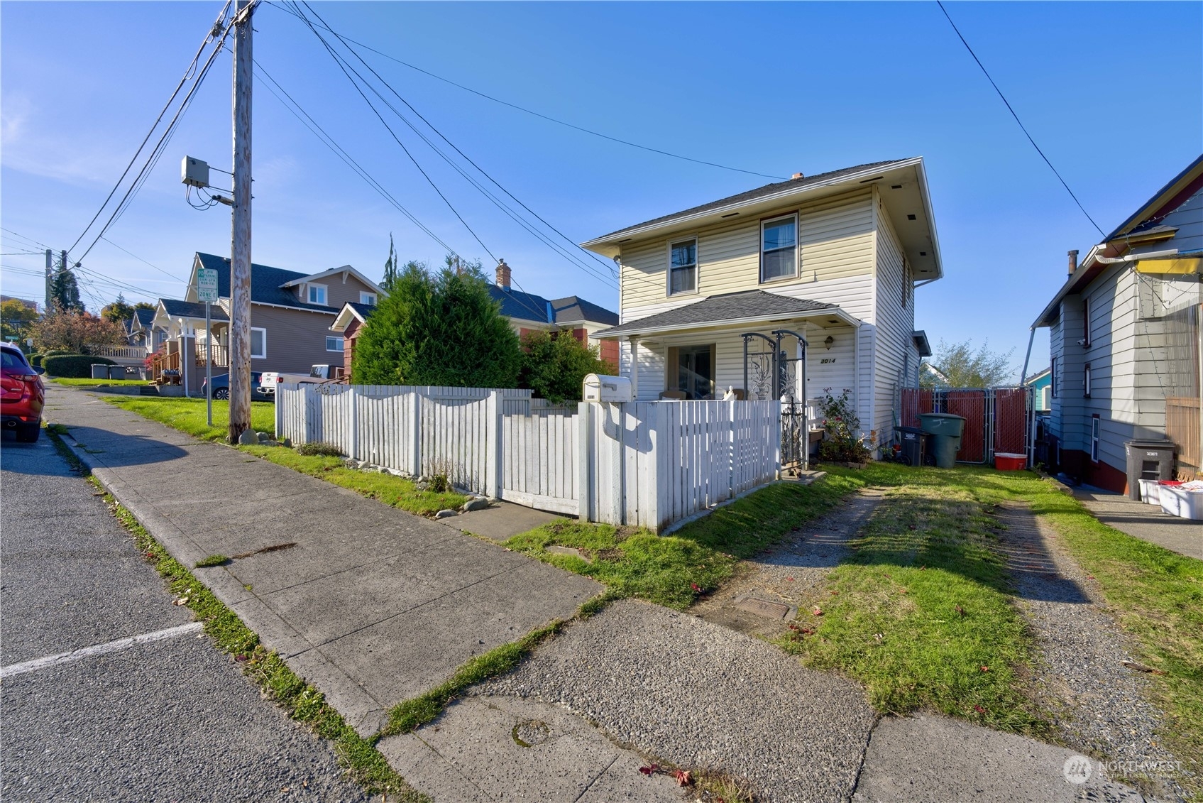 Property Photo: 3014 Federal Avenue WA 98201