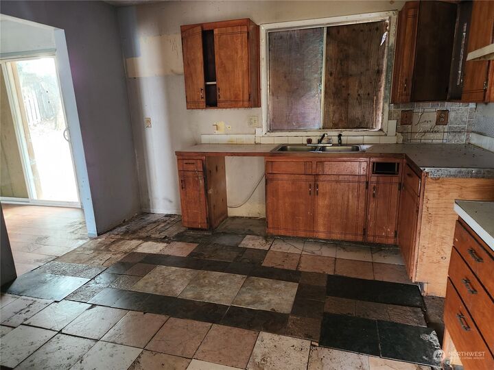 Property Photo:  1108 2nd Street SE  WA 98802 