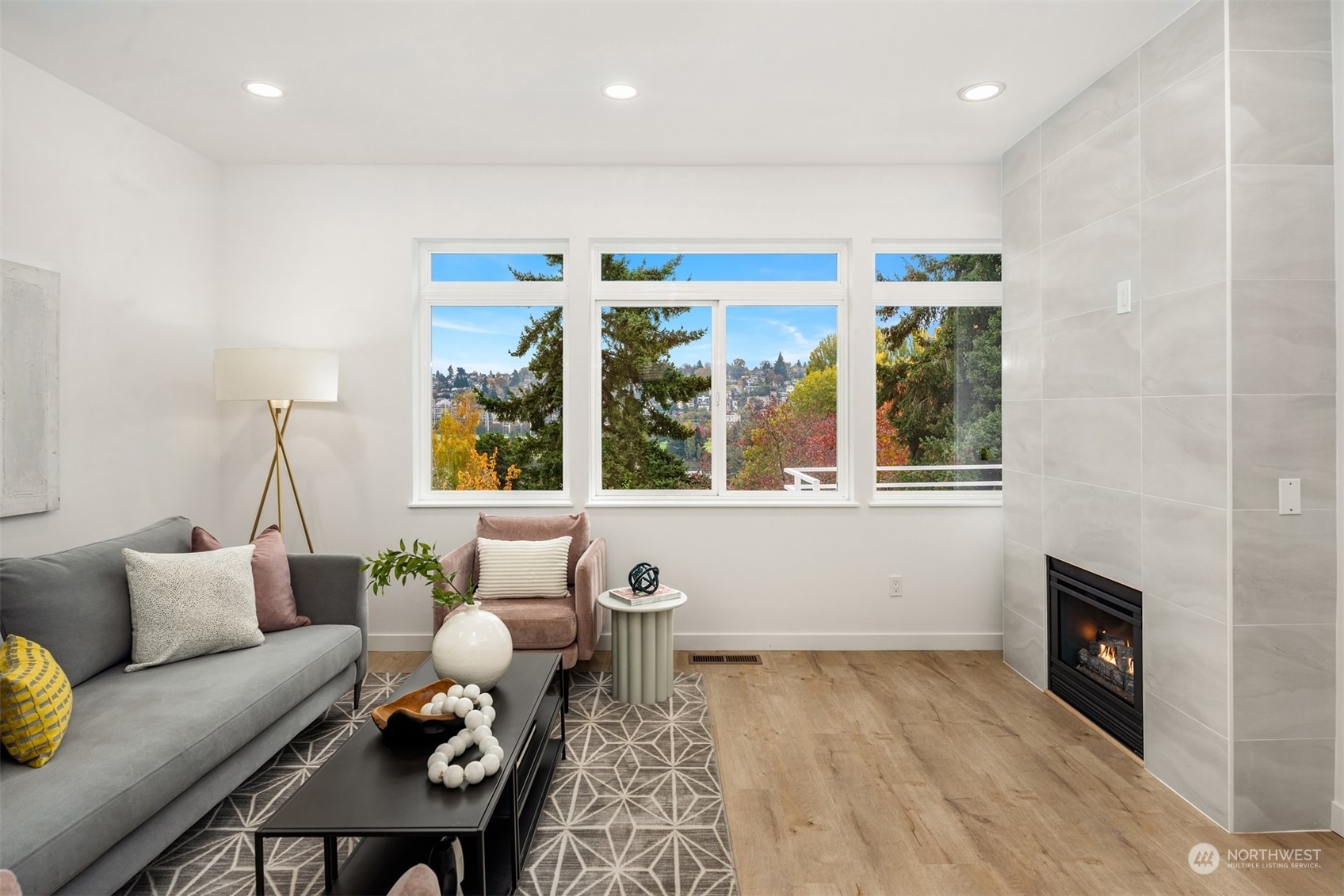 Property Photo: 2624 23rd Avenue W WA 98199