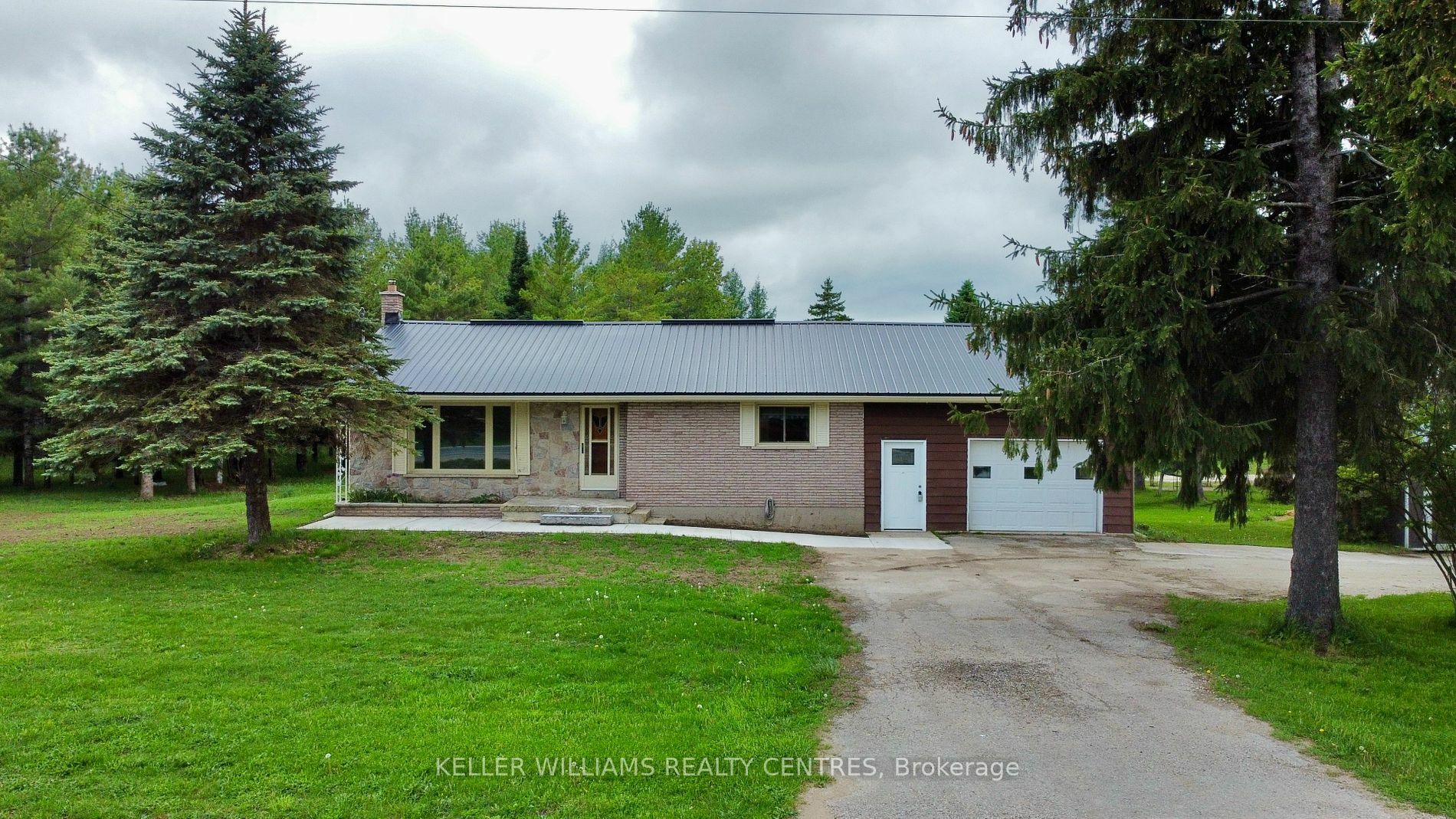 Property Photo:  315338 Highway 6  ON N0H 2V0 