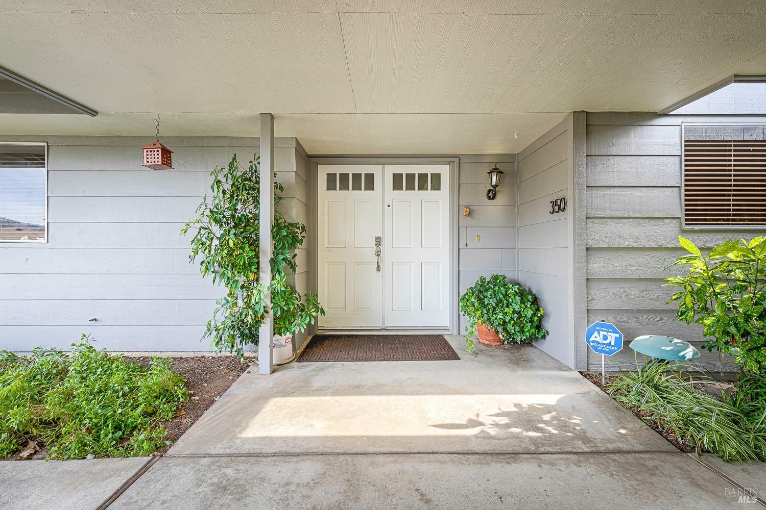 Property Photo:  350 Oak Leaf Circle  CA 95409 