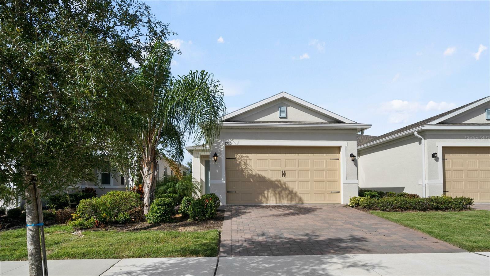 Property Photo:  1920 Flora Pass Place  FL 34747 