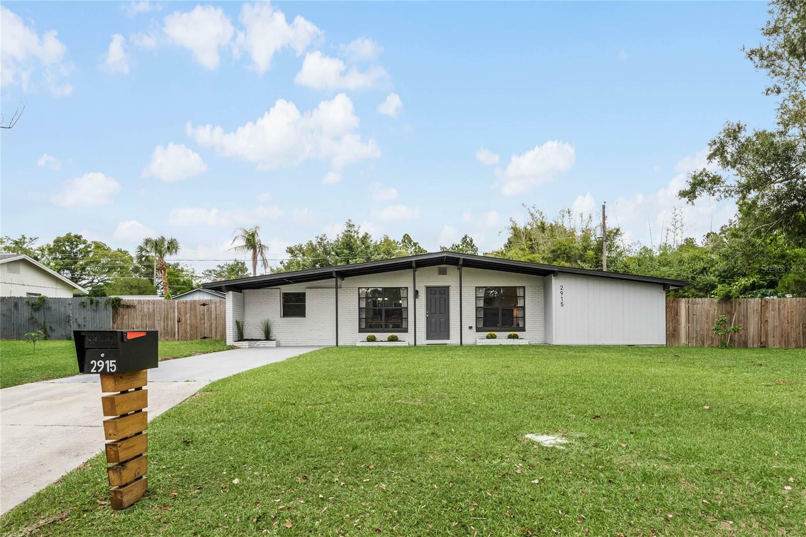 Property Photo:  2915 Winfield Street  FL 32810 