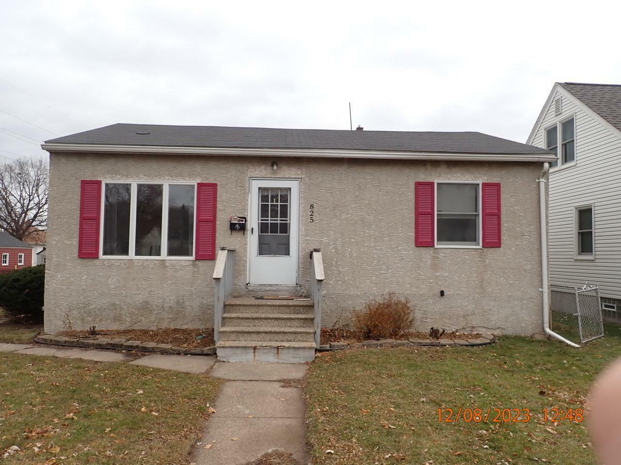 Property Photo: 825 6th Avenue S MN 55075