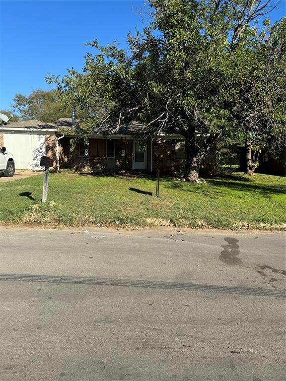 Property Photo: 3912 Caddo Trail TX 76135