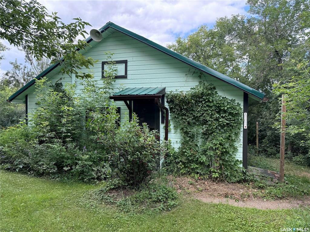 Property Photo:  320 Evenson Avenue  SK S0K 4T1 