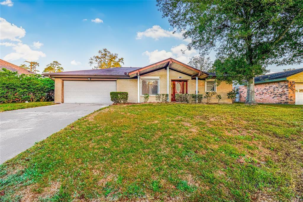 Property Photo:  1932 W Kirby Avenue  TX 77632 