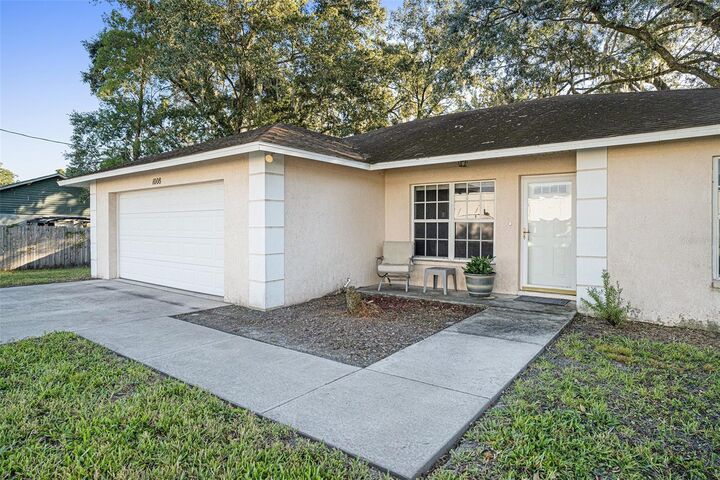 Property Photo:  1008 N Shannon Avenue  FL 33563 