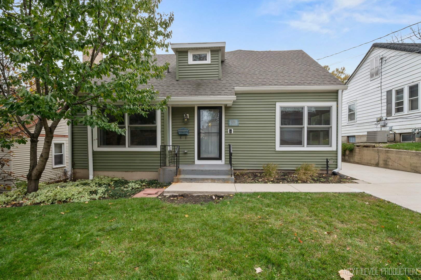Property Photo:  635 Ohio Avenue  IL 60174 