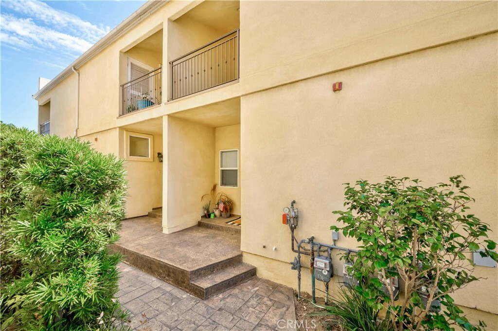 Property Photo:  1250 Engracia Avenue  CA 90501 