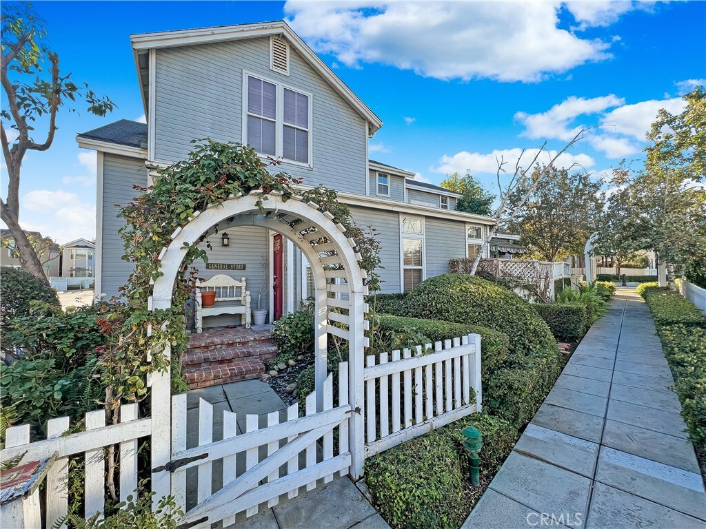 Property Photo: 273 W Ash Street CA 92821