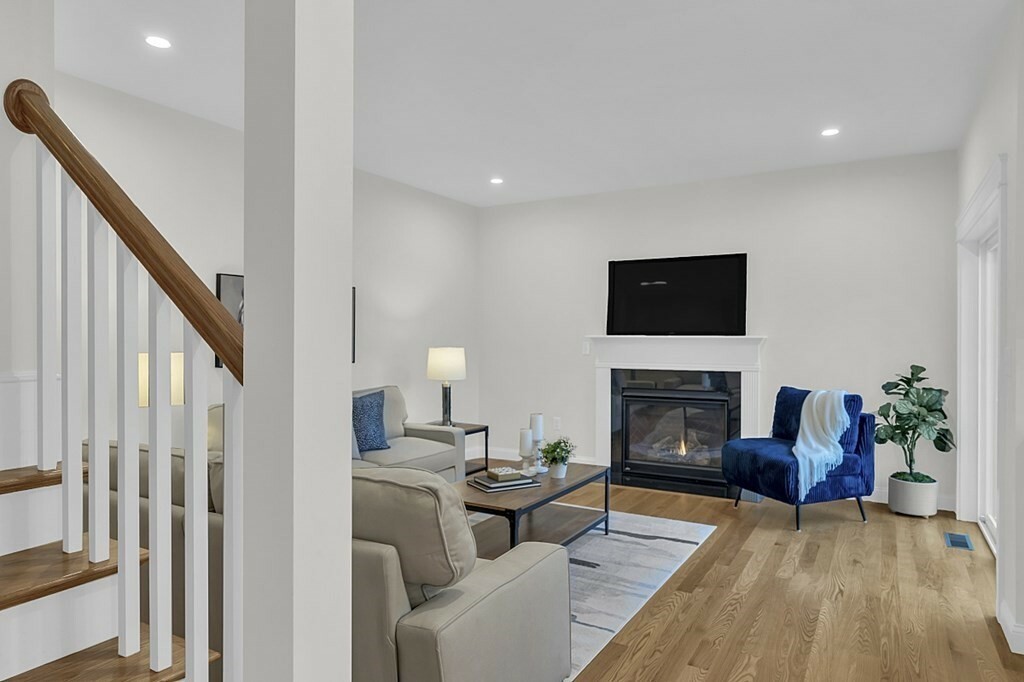 Property Photo: 5 McMahon St 5 MA 01863