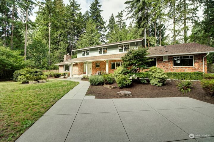 Property Photo:  3049 137th Avenue NE  WA 98005 