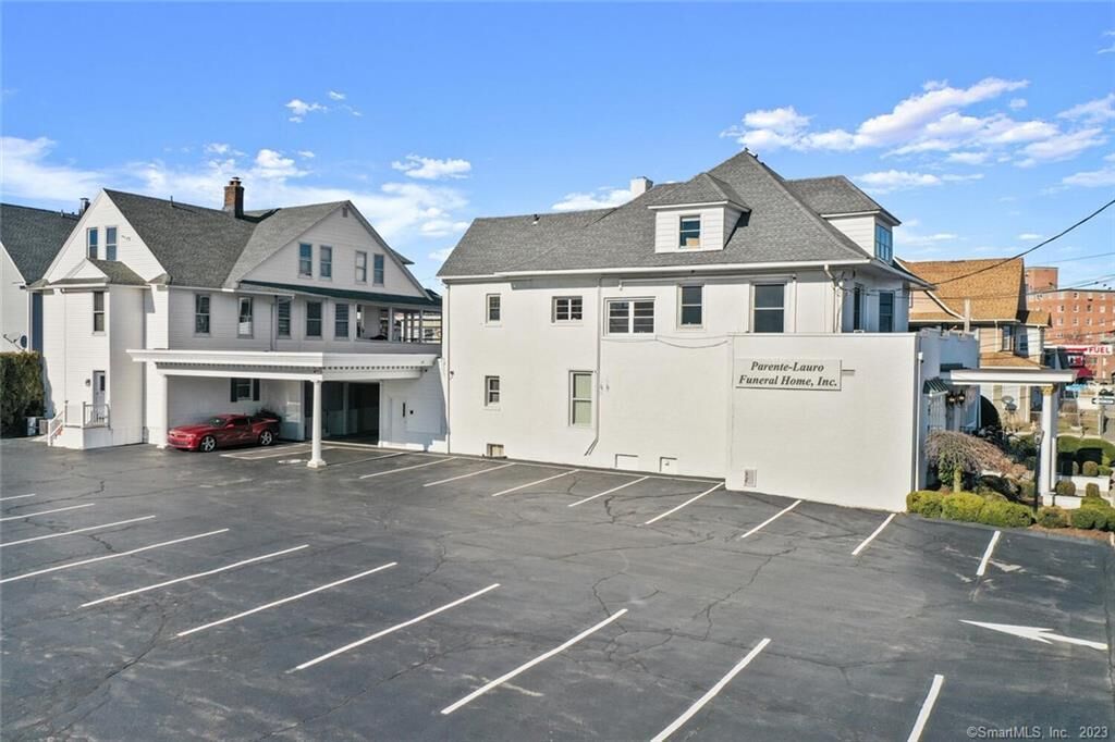 Property Photo:  559 Washington Avenue  CT 06604 