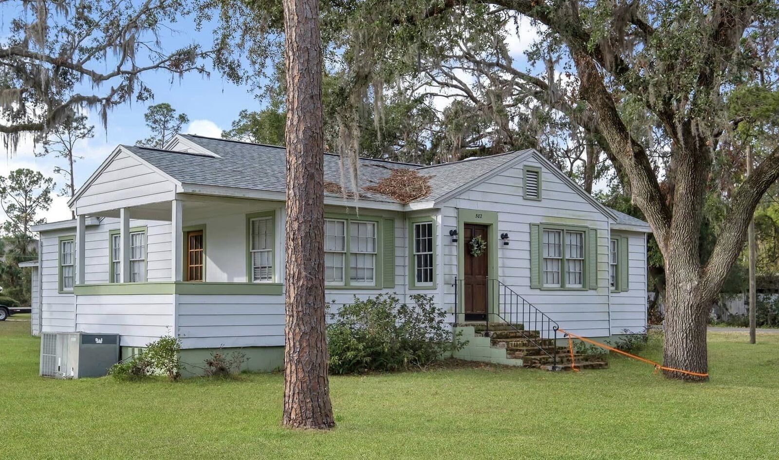 Property Photo:  502 E Leon Street  FL 32347 