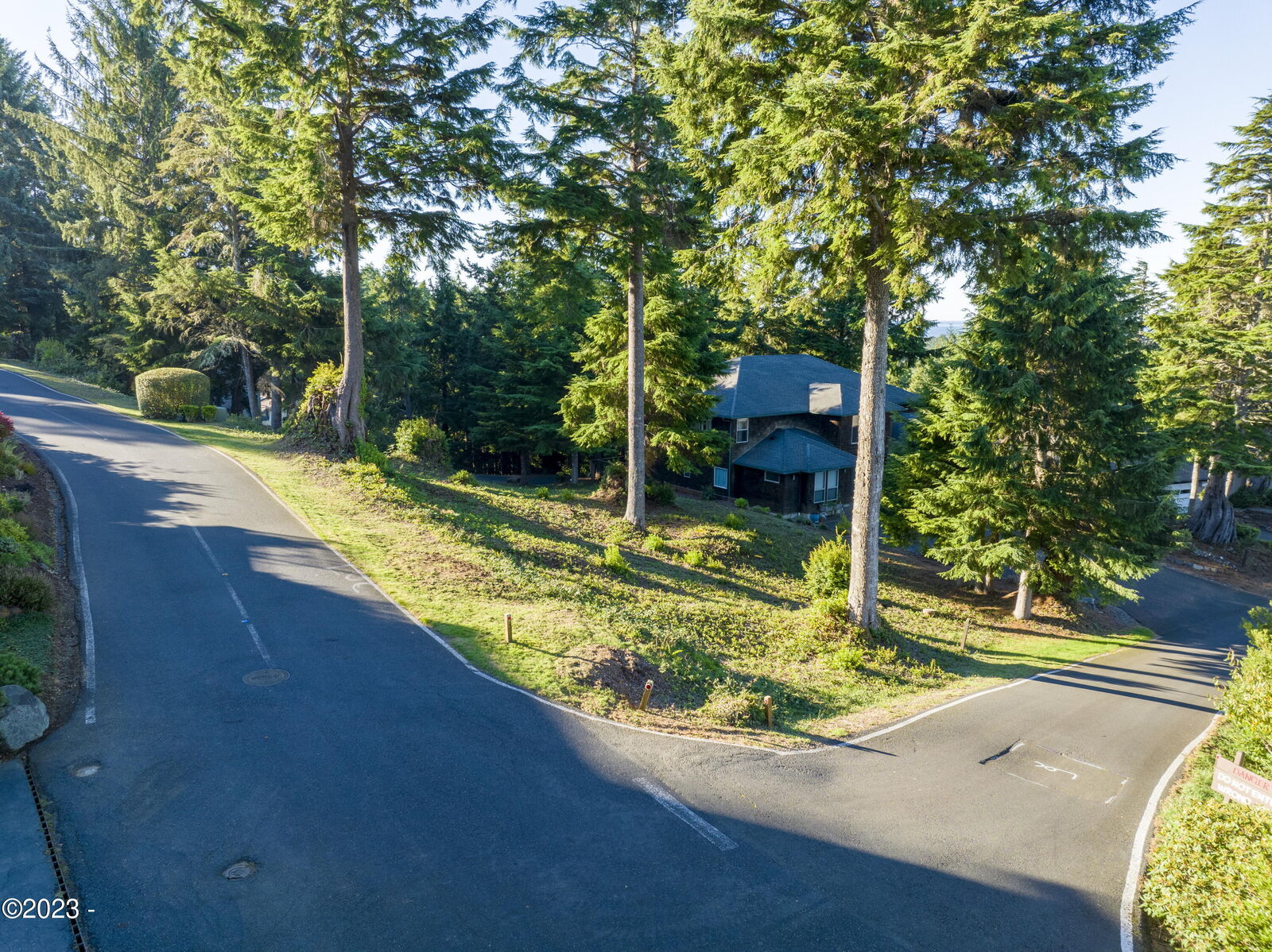 Property Photo: 425 Surf View Drive OR 97388