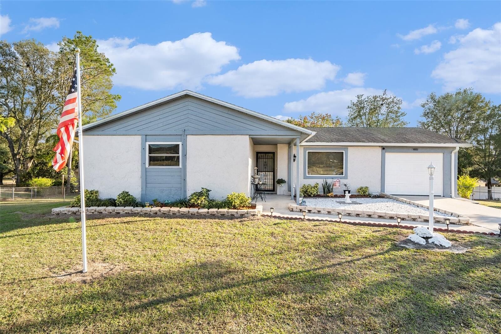 Property Photo:  37420 Clinton Avenue  FL 33525 